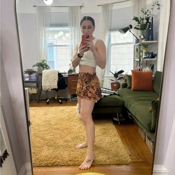 Kimchi Blue Urban Outfitters Brown Floral Pattern Flowy Shorts - Picture 3 of 6